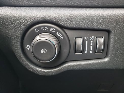 New 2026 Chrysler Pacifica Select AWD/4WD image 23