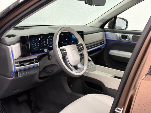 Used 2025 Hyundai Santa Fe Calligraphy image 15