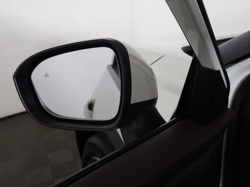 Used 2023 Nissan Rogue SL FWD image 32