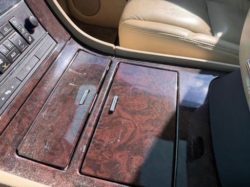 Used 2007 Cadillac Escalade AWD w/ Information Package image 21