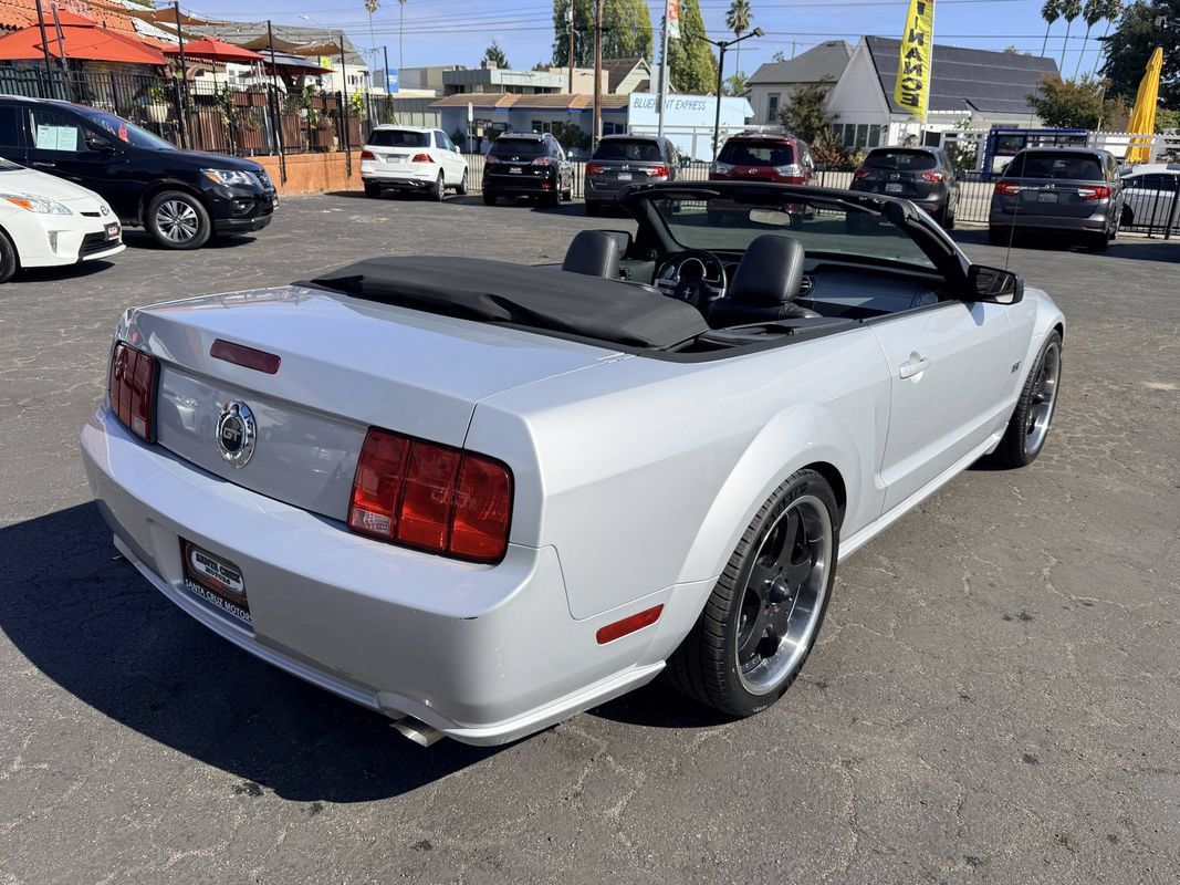 Used 2005 Ford Mustang GT RWD image 12
