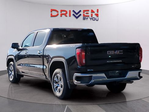Used 2024 GMC Sierra 1500 SLT AWD/4WD image 3