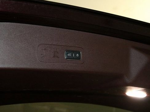 Used 2023 Lincoln Aviator Black Label w/ Class IV Trailer Tow Package image 32