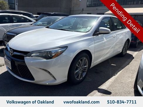 Used 2017 Toyota Camry XLE FWD image 1