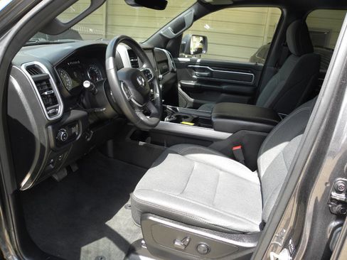 Used 2022 RAM 1500 Big Horn AWD/4WD image 16
