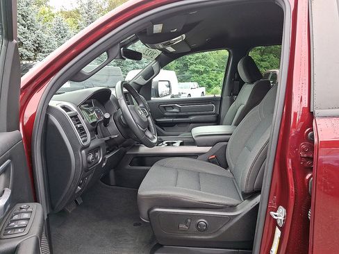 Certified 2022 RAM 1500 Big Horn AWD/4WD image 3
