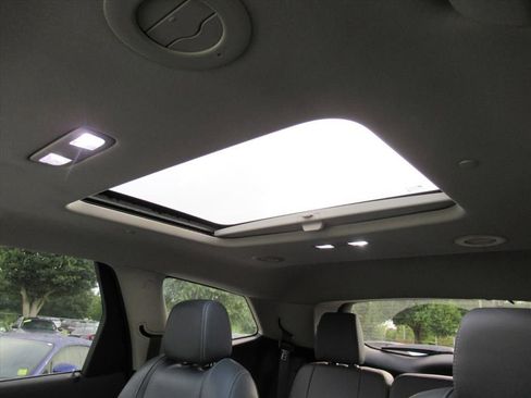 Used 2020 Buick Enclave Essence w/ Sound and Sites Package image 26