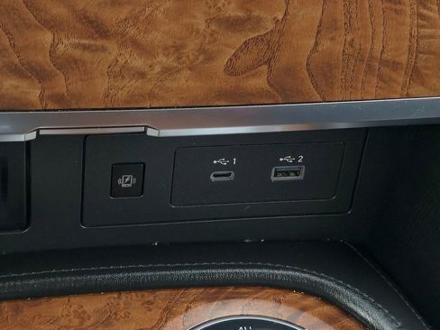 Used 2024 Nissan Armada SL image 28