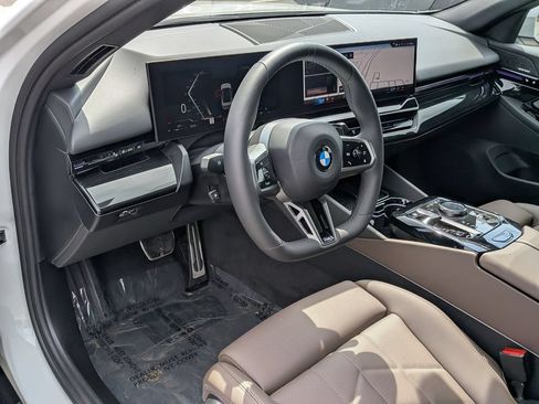 Used 2026 BMW 530i w/ M Sport Package RWD image 8