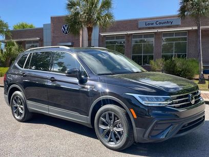 Used 2023 Volkswagen Tiguan SE w/ Panoramic Sunroof Package