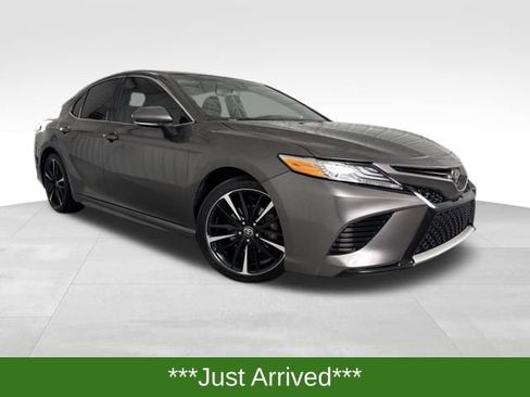 Used 2020 Toyota Camry XSE image 1