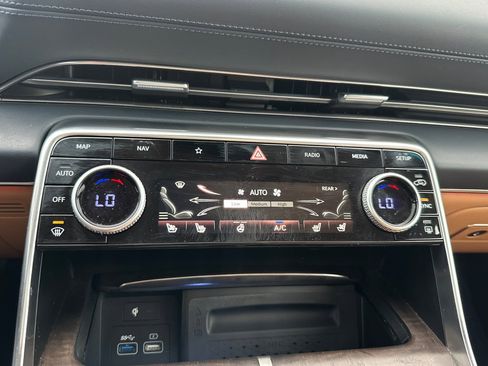 Used 2023 Genesis GV80 2.5T w/ Advanced Package image 27