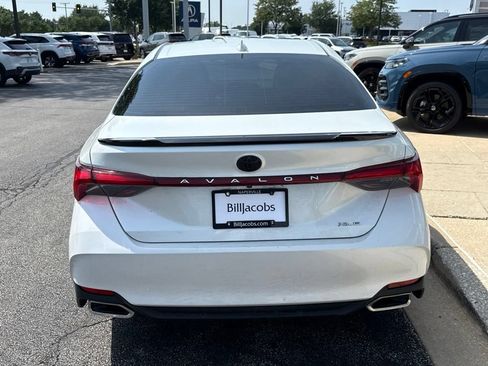 Used 2022 Toyota Avalon XLE FWD image 5