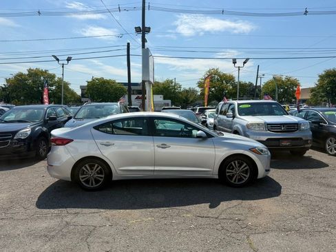 Used 2018 Hyundai Elantra SEL FWD image 6