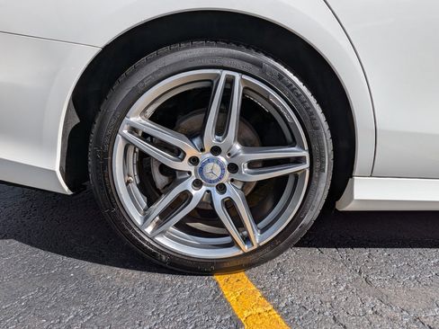 Used 2017 Mercedes-Benz E 300 4MATIC image 9