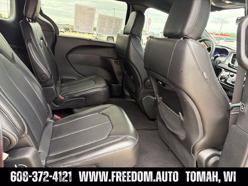 Used 2025 Chrysler Pacifica Select FWD image 34