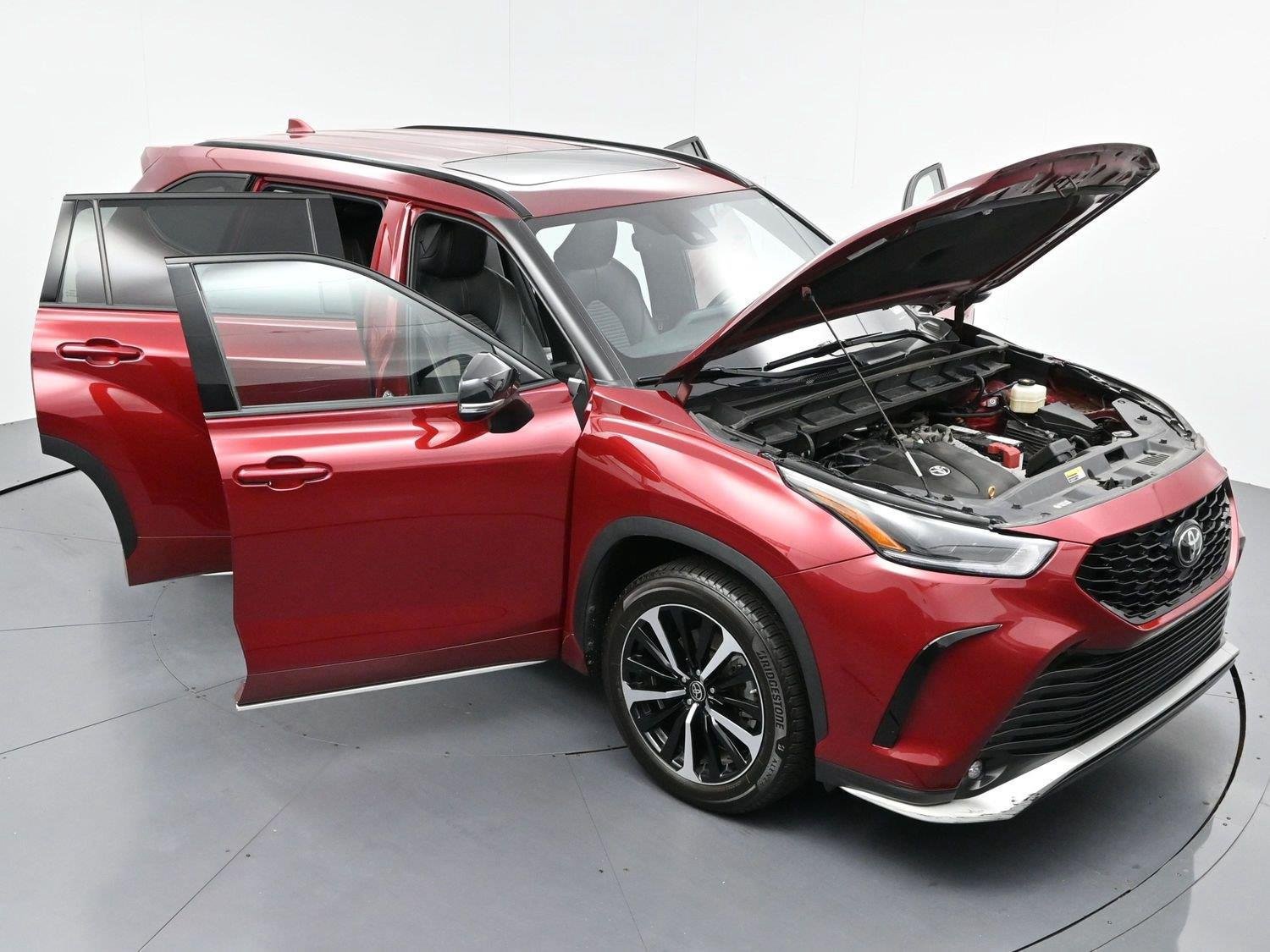 Used 2022 Toyota Highlander XSE AWD/4WD image 46