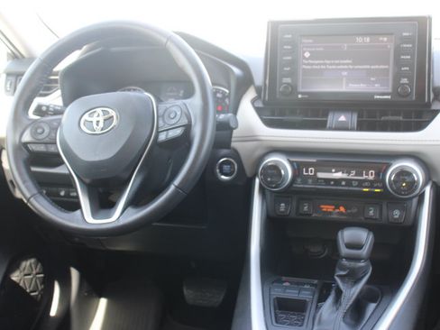 Certified 2022 Toyota RAV4 XLE w/ Convenience Package FWD image 24