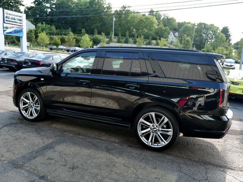 Used 2025 Cadillac Escalade Sport image 5