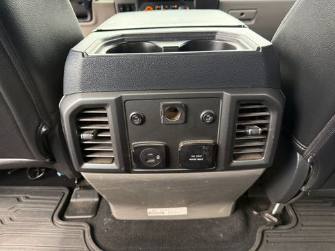 Used 2022 Ford F250 XLT w/ Black Appearance Package AWD/4WD image 30