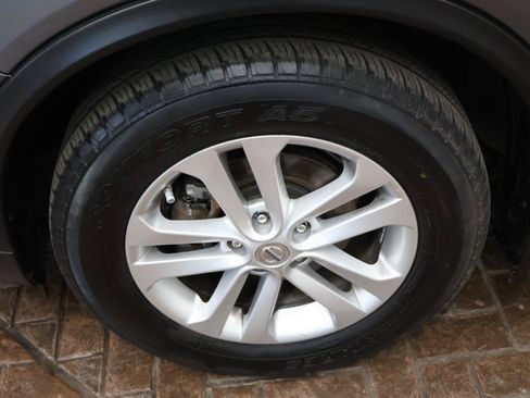 Used 2016 Nissan Rogue SV FWD image 8