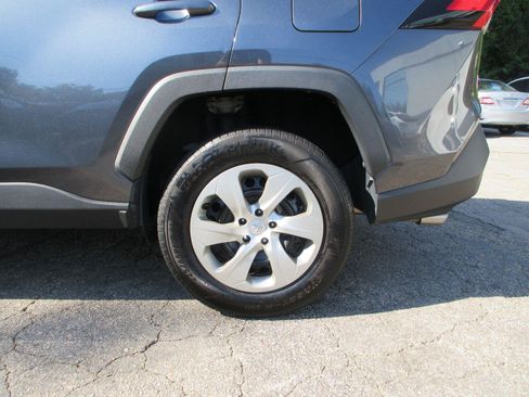 Used 2020 Toyota RAV4 LE FWD image 23