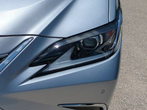 Certified 2025 Lexus ES 350 w/ Premium Package FWD image 10