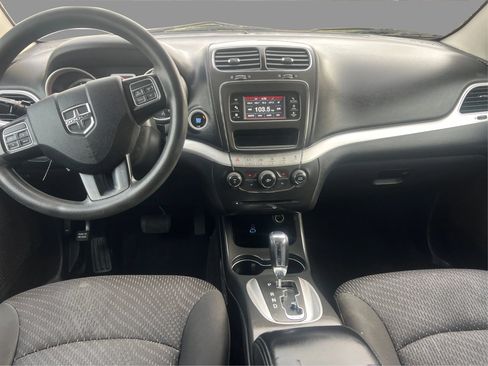 Used 2017 Dodge Journey SE w/ Flexible Seating Group FWD image 28
