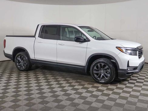 Used 2023 Honda Ridgeline Sport image 12