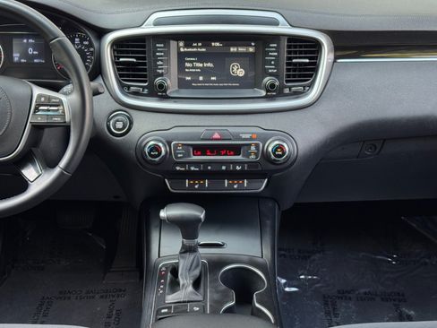 Used 2020 Kia Sorento S FWD image 22