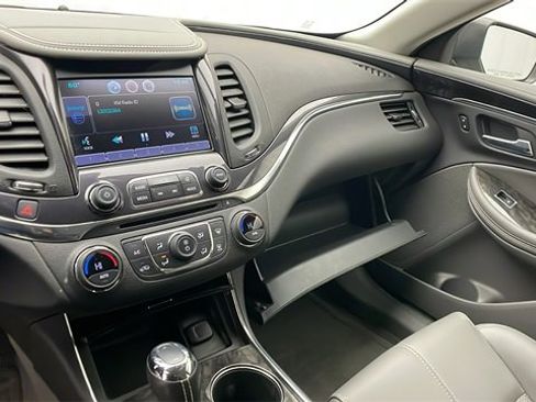 Used 2015 Chevrolet Impala LT image 18