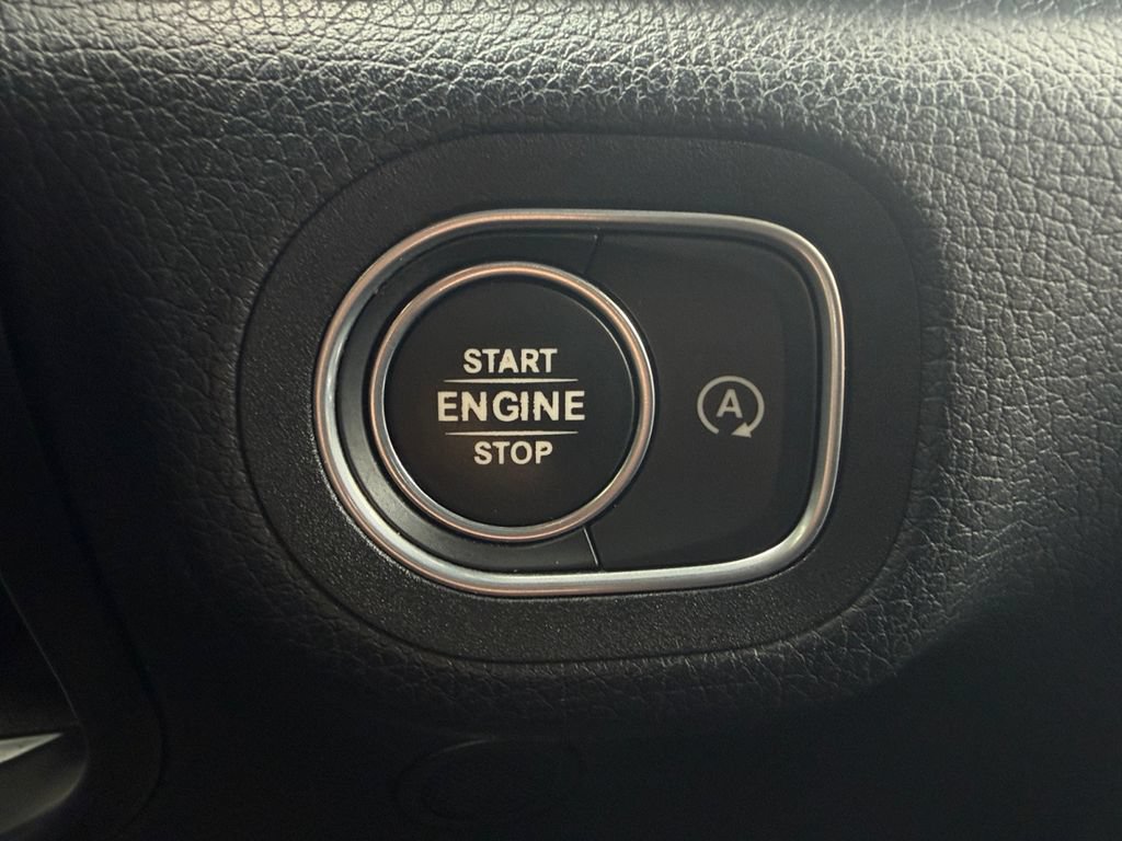 Used 2022 Mercedes-Benz GLE 350 4MATIC w/ Premium Package image 18
