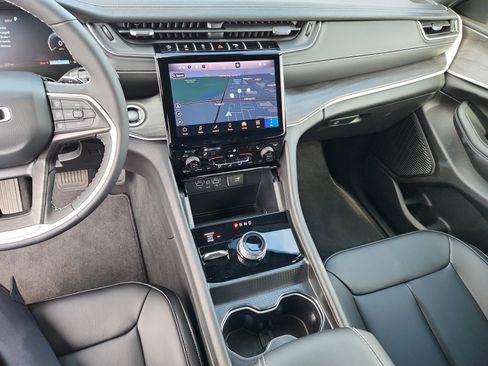 Used 2025 Jeep Grand Cherokee Limited w/ Trailer Tow Package image 20