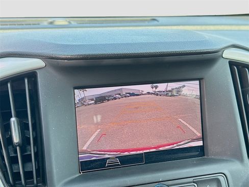 Used 2024 GMC Terrain SLE w/ Driver Convenience Package image 15