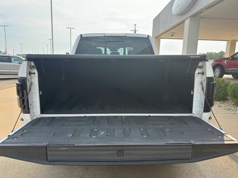 Used 2017 Ford F150 Raptor w/ Equipment Group 802A Luxury AWD/4WD image 13