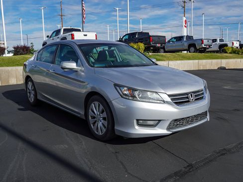 Used 2015 Honda Accord EX image 2