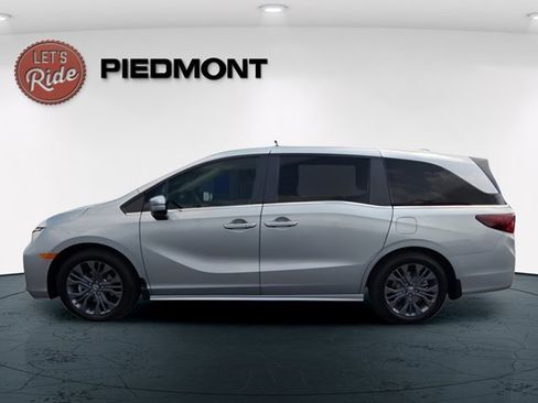 Certified 2025 Honda Odyssey Touring image 8