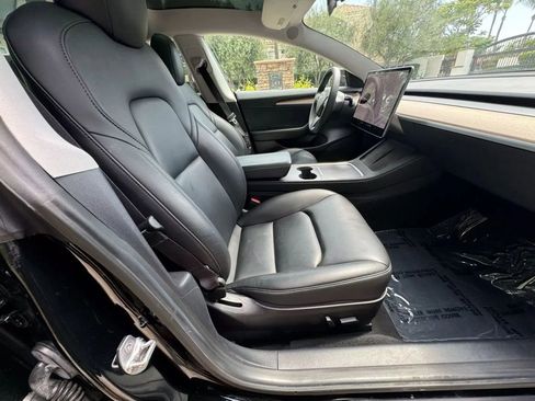 Used 2020 Tesla Model 3 Standard Range Plus image 11