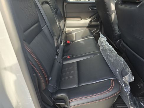 Used 2023 Nissan Frontier PRO-4X w/ Pro-4X Premium Package image 19