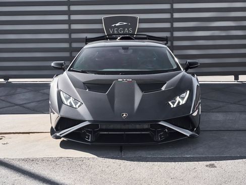 Used 2023 Lamborghini Huracan STO image 22