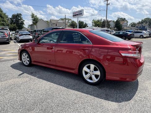 Used 2010 Toyota Camry SE image 9