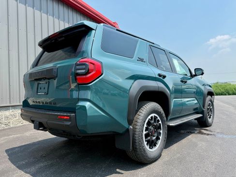 Certified 2026 Toyota 4Runner TRD Off-Road Premium AWD/4WD image 22