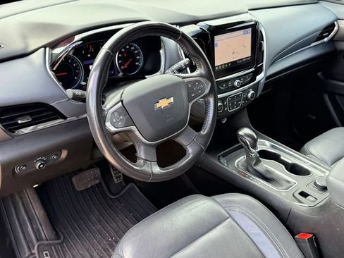 Used 2021 Chevrolet Traverse LT w/ LT Premium Package AWD/4WD image 22