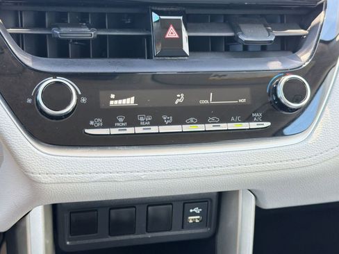 Used 2022 Toyota Corolla Cross L FWD image 18