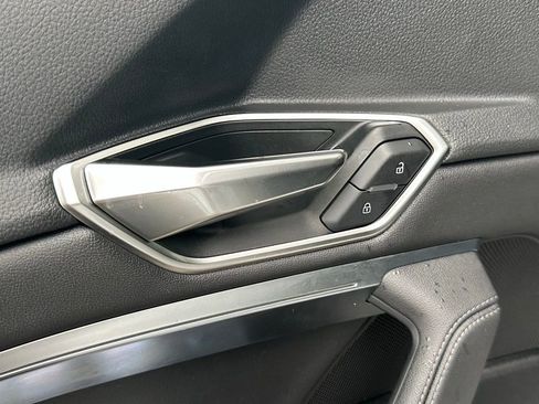 Used 2024 Audi Q8 e-tron Premium Plus w/ Premium Plus Package image 19