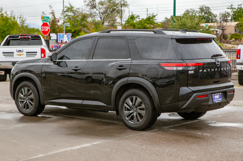 Used 2022 Nissan Pathfinder SV FWD image 7