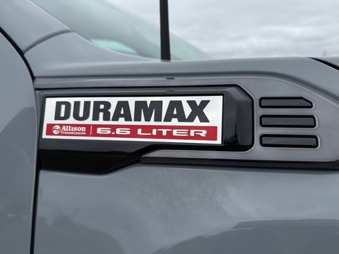 Used 2024 GMC Sierra 2500 AT4 image 30