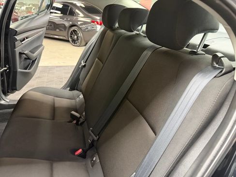 Used 2020 MAZDA MAZDA3 Sedan FWD image 39