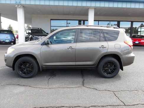 Used 2012 Toyota RAV4 LE w/ Upgrade Value Pkg AWD/4WD image 2
