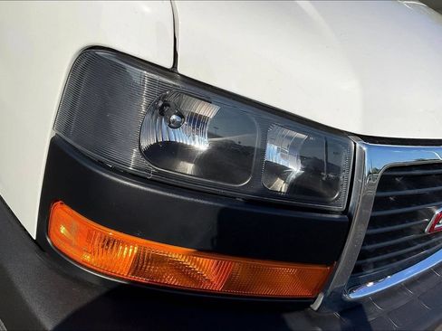 Used 2025 GMC Savana 2500 w/ Driver Convenience Package RWD image 32